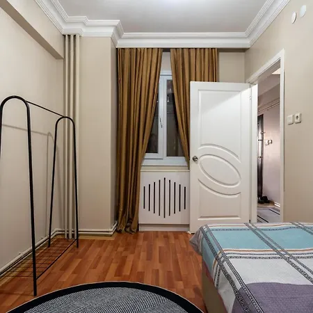 Besiktas And Sisli Luxury Flat *